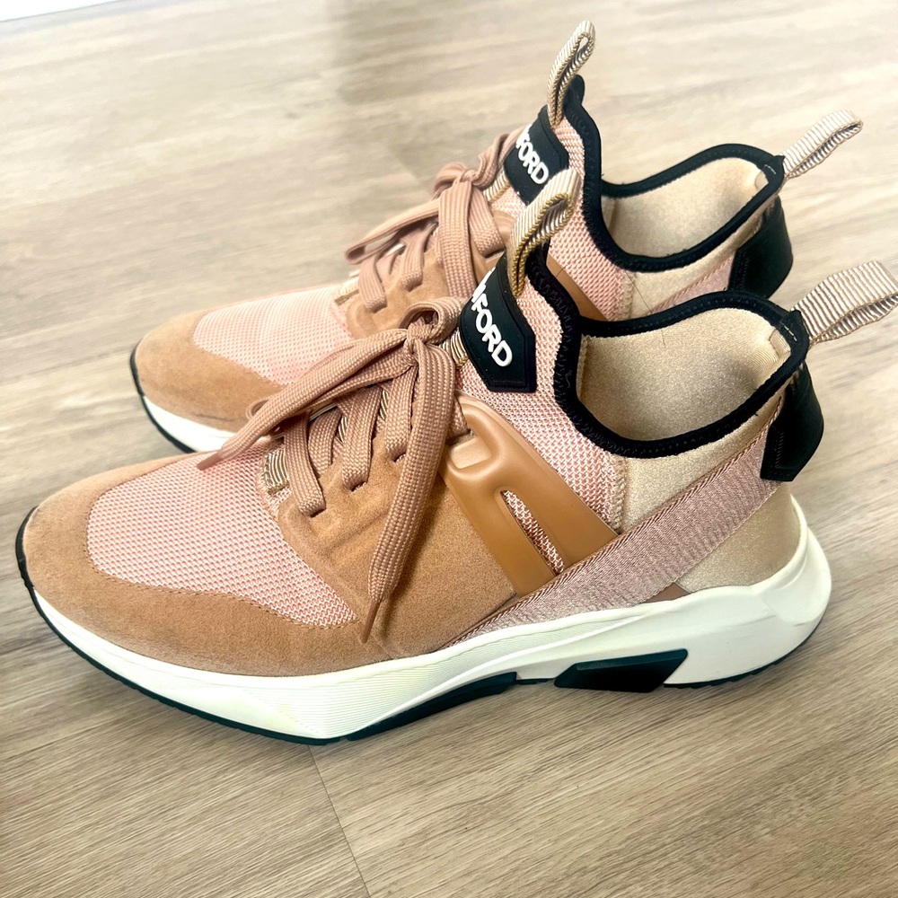 Tom Ford. Only worn once, ordered wrong size, these 38’s fit like a 8.5-9